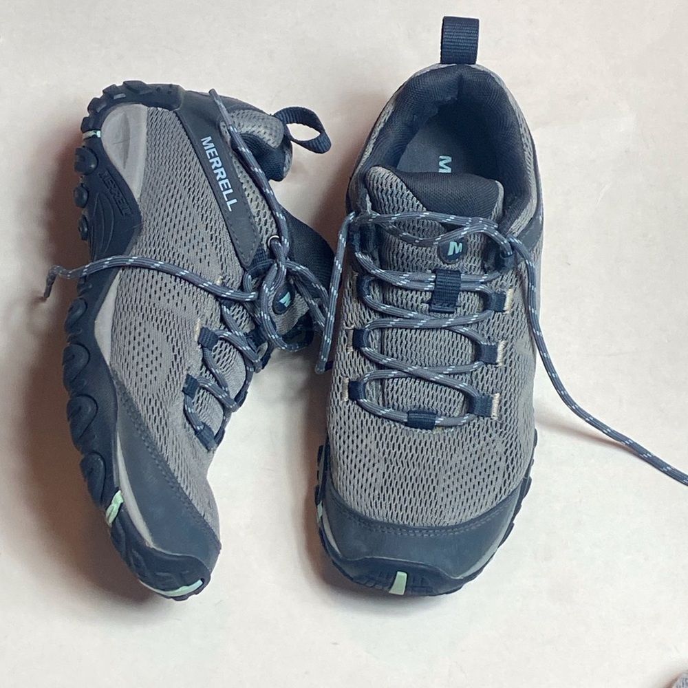 Women’s Merrell Gray Mesh Lace-Up Sneakers with Mint Accents Shoes Size 8
